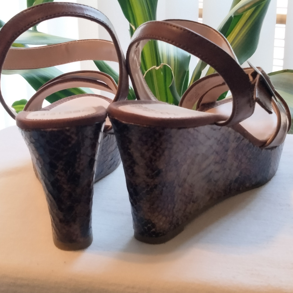 Platform sandal - Picture 3 of 4